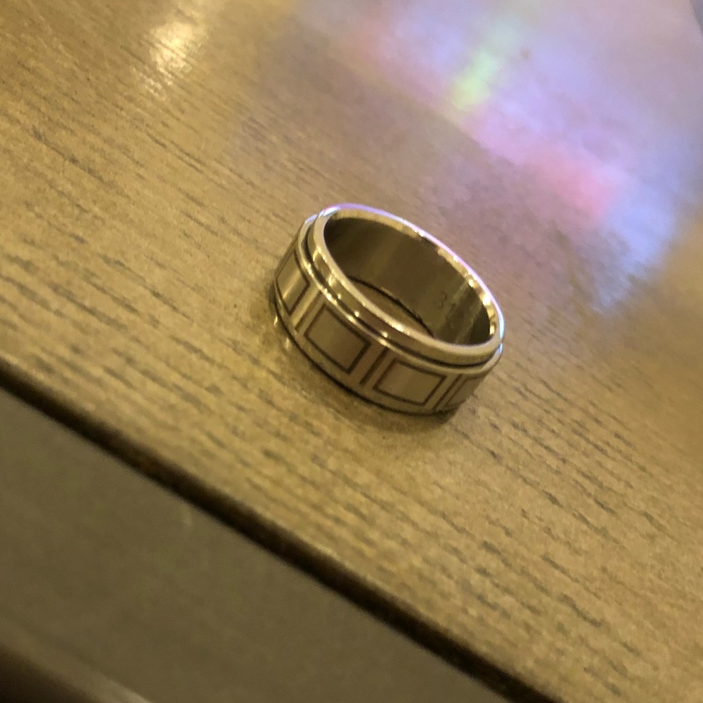 Cool Boxed Pattern Band Ring “Spinner”